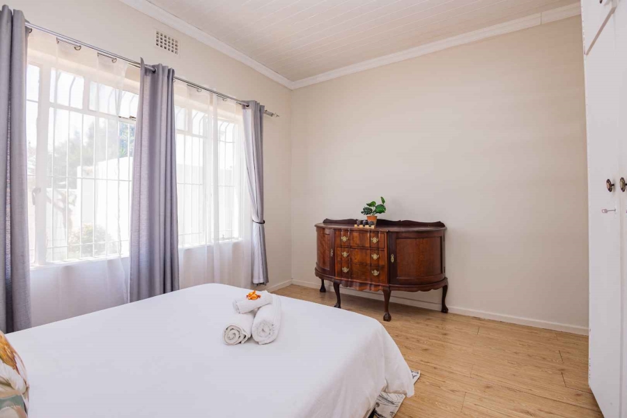 To Let 2 Bedroom Property for Rent in Oakdale Western Cape